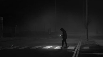 Людина в темряві