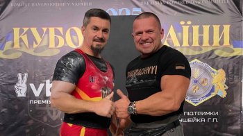 Ієромонах Макарій Дутка з Львівщини за день встановив два рекорди з паверліфтингу