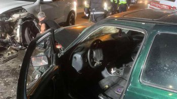 У Винниках п’яний водій вискочив на зустрічну і спричинив лобову ДТП