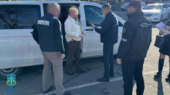 Двом львівським митникам повідомили про підозру у зловживанні службовим становищем