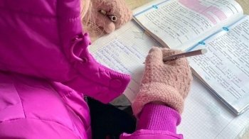 У Львові під час вимкнення електропостачання діти у класах замерзають: що на це кажуть у міськраді