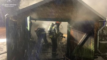 У селі під Львовом виникла пожежа, згоріла будівля