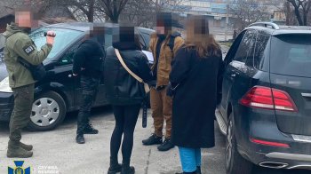 СБУ викрила організаторку наркотрафіку.