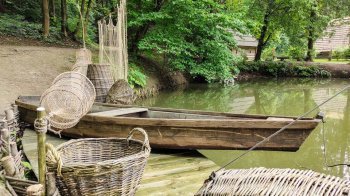 У Шевченківському Гаю з’явилася нова експозиція біля озера (фото)