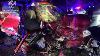 ДТП на Львівщині: у Золочівському районі в автопригоді травмувалися троє людей (фото)