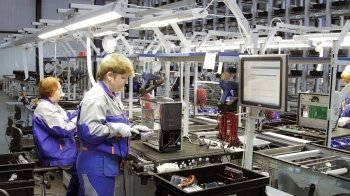 Де та скільки можна заробляти українцям у Польщі без знання мови