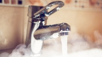 50 будинків на Сихові не отримуватимуть гарячу воду до 31 серпня: перелік вулиць