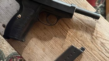 На Львівщині 54-річний чоловік зі страйкбольного пістолета поранив жінку