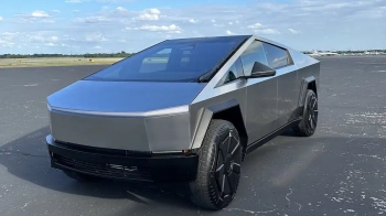 Львівський суд зобовʼязав конфіскувати у 40-річного водія Tesla Cybertruck