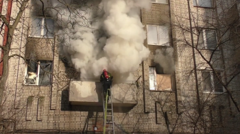 Понад 20 рятувальників гасили пожежу у львівській багатоповерхівці: дітей спускали драбиною