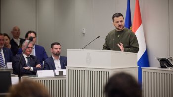 Зеленський виступив в Гаазі: «Всі хочемо бачити тут іншого Володимира»