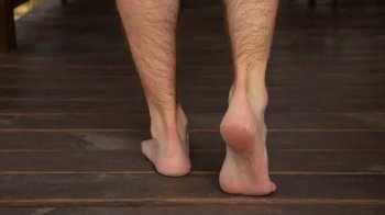 В Жовкві на 51 грн оштрафували чоловіка, який ходив по вулиці голий