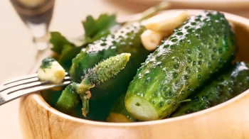 малосольні огірки