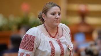 У залі парламенту вигукнула: «Слава Москві!»: румунська сенаторка вкотре оскандалилась