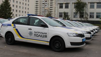 Студента з Індії оштрафували за фото на поліцейському авто у Львов