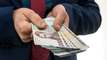 Львівський прокурор відсудив понад 760 тисяч гривень за незаконне звільнення