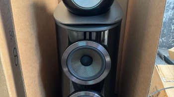 У Шегинях митники виявили в мікроавтобусі акустичну систему за мільйон гривень