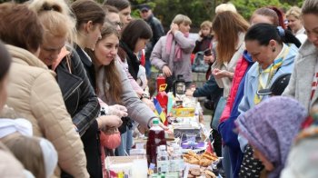 Шкільний ярмарок у Львові