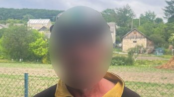 Жорстоко побив брата сапкою: на Львівщині поліцеські затримали чоловіка