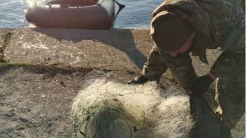 На Львівщині спіймали порушника під час вилову риби забороненим «павуком»