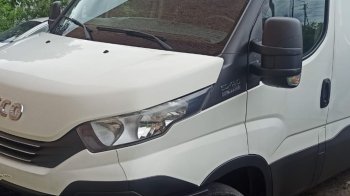 На Львівщині 39-річний водій мікроавтобуса збив пішохідку та втік