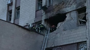 Поліція показала наслідки руйнувань у Києві після наймасштабнішої атаки РФ