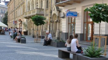 Антимонопольники викрили змову при закупівлі лавок для центру Львова