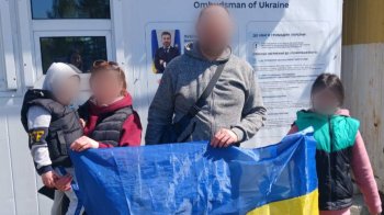 Ще шість українських дітей повернули з тимчасово окупованих територій