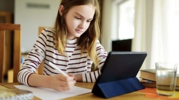 Очно чи дистанційно: в ЛМР пояснили, як навчатимуться львівські школярі