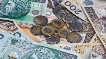 Українці у Польщі можуть звертатися за державною соцдопомогою до місцевої влади