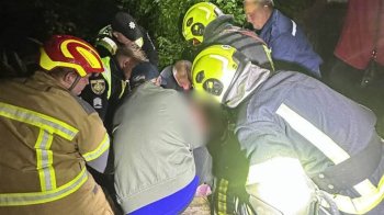 Рятувальники підняли жінку з колодязя на Львівщині