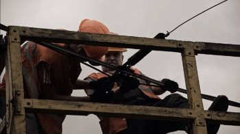 Посадовця “Львівелектротрансу” оштрафували через обрив кабелю, який пошкодив автівки