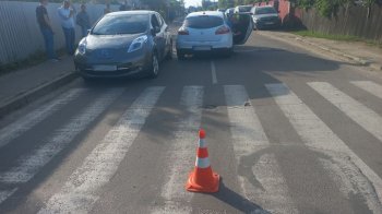 Машини вишикувалися на місціподії