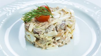 Два прості салати з грибами за 15 хвилин
