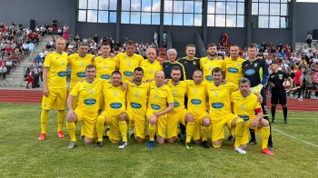 Ветерани збірної України з футболу зіграють два благодійні матчі на Львівщині