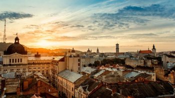 На перший день літа синоптики прогнозують тепло та короткочасні дощі на Львівщині