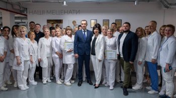 У Львові керівник ОВА і міністр охорони здоровʼя відзначили медпрацівників