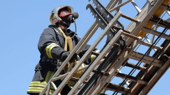 89-річній жінці знадобилася допомога рятувальників після падіння у квартирі у Львові