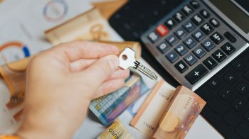 Скільки років треба працювати на квартиру у Львові