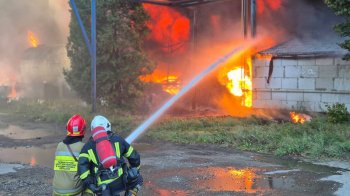 П’ятеро працівників потрапили до лікарні через пожежу на заводі «Іскра» у Львові