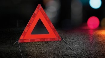 ДТП у Львові: автомобіль збив хлопця, який можливо їхав на самокаті (відео)