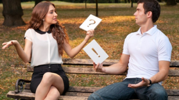 Вчені дослідили, що розмова з незнайомцями робить людину щасливішою