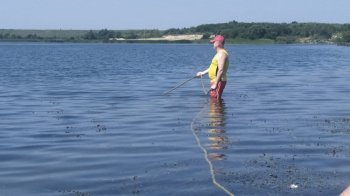 На Яворівщині чоловік плавав озером на матраці та зник: його так і не знайшли