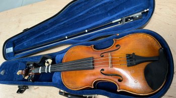 У “Нижанковичах” в легковику Hyundai виявили скрипку Georg Kloz 1763 року