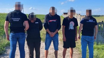 Хотів переправити двох чоловіків за кордон поза пропускними пунктами: на Львівщині затримали зловмисника