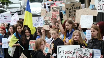 Акція проходить мирно