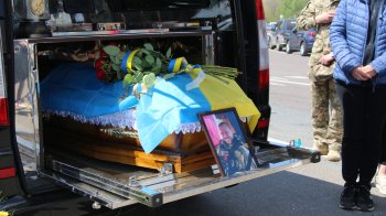 На Львівщині зустріли кортеж із тілом полеглого на війні захисника