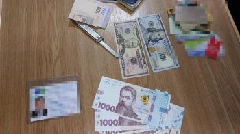 Правоохоронці затримали головного інспектора податкової Волинської області: вимагав чималий хабар