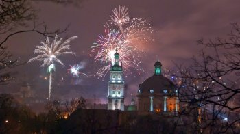 Рада заборонила в Україні продаж салютів