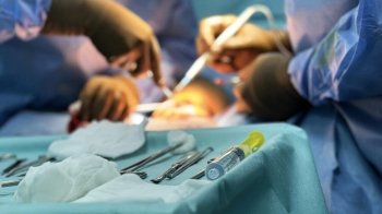 Хірургиня зі США безоплатно оперуватиме дітей у Львові